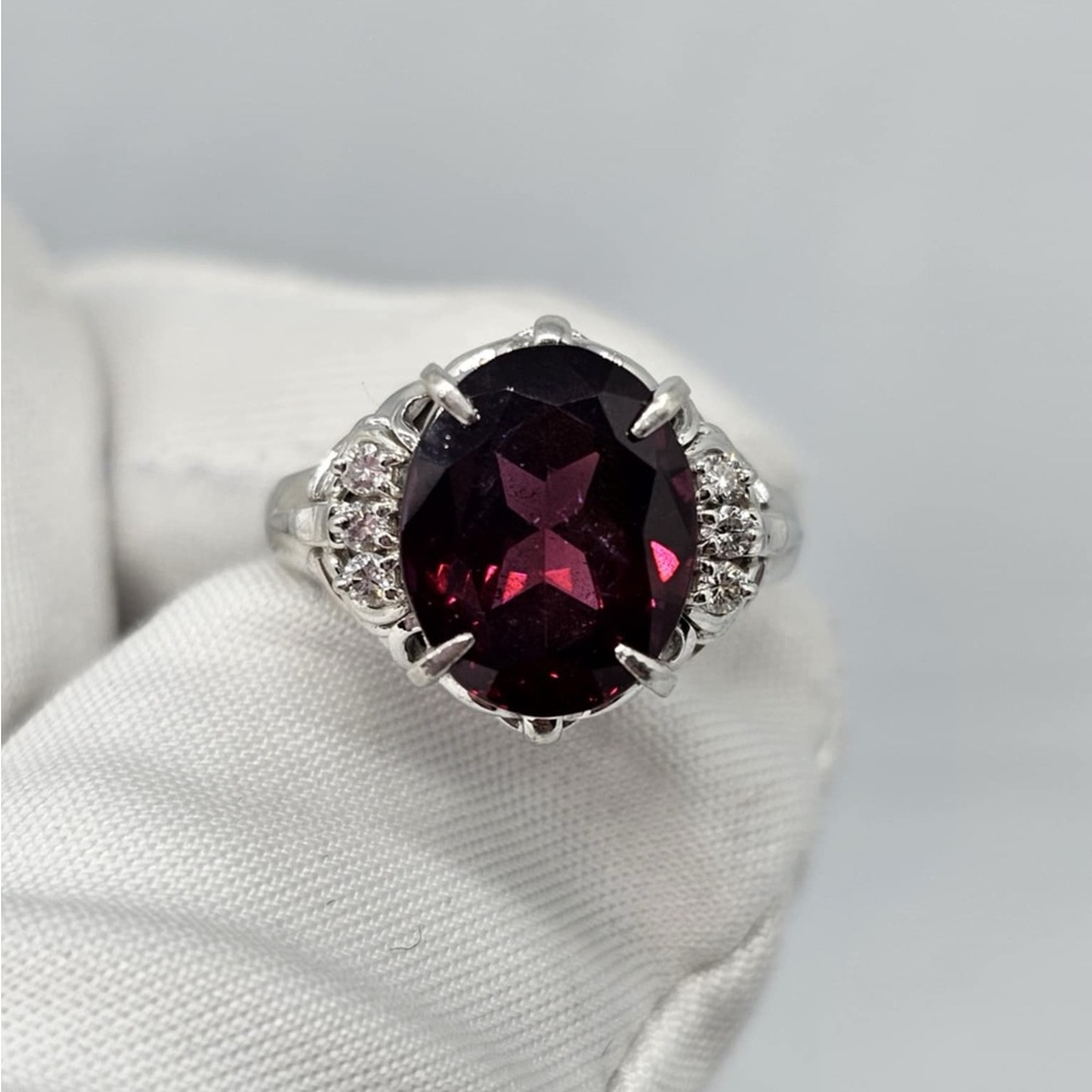 Garnet Diamond Platinum Ring